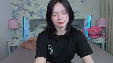 Leona online show from 03/21/26, 10:57