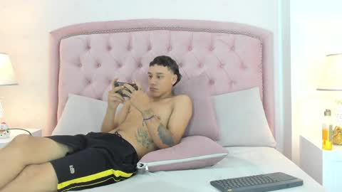 Snapshot of buda_and_cataleya_ chatting on 01/11/25, 11:13 Buda y Cataleya online show from 01/11/25, 11:13