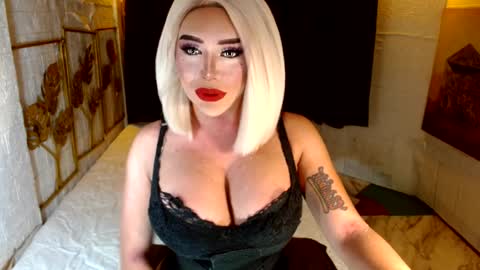 Snapshot of buena_fortuna chatting on 09/10/25, 09:20 Lucienne online show from 09/10/25, 09:20