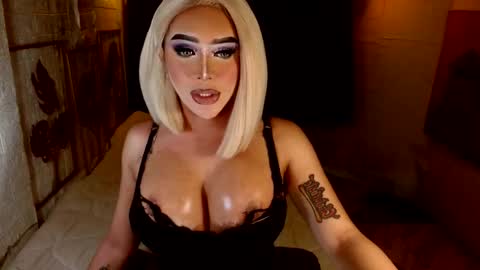 Snapshot of buena_fortuna chatting on 11/27/25, 07:16 Lucienne online show from 11/27/25, 07:16