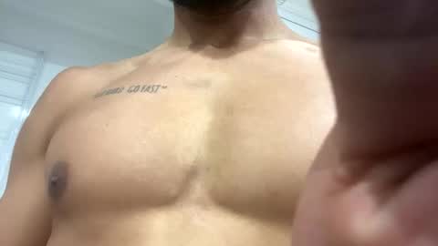 Snapshot of bulaboy27 chatting on 01/16/25, 06:14 meaty man online show from 01/16/25, 06:14