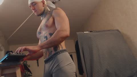 Dmitriy  online show from 02/04/25, 08:49