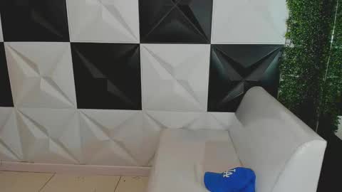 Snapshot of bull_cam chatting on 10/04/25, 06:50 bull_cam online show from 10/04/25, 06:50
