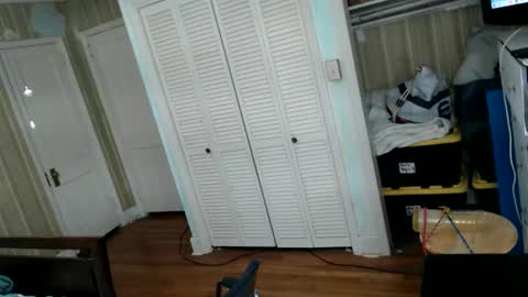 Snapshot of bullmusclejoe chatting on 11/29/25, 09:51 BullMuscleJoe online show from 11/29/25, 09:51