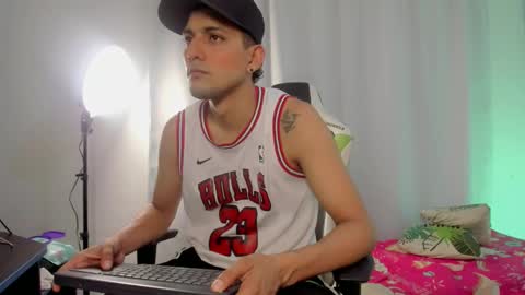 BULL online show from 10/20/25, 04:35