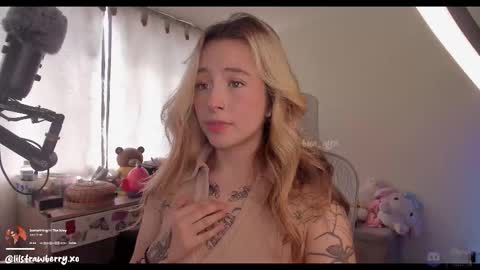 Snapshot of bun_nyx chatting on 02/20/26, 07:25 online show from 02/20/26, 07:25