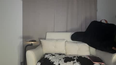 Snapshot of bunnibunxo chatting on 11/01/25, 06:32 Andrea online show from 11/01/25, 06:32