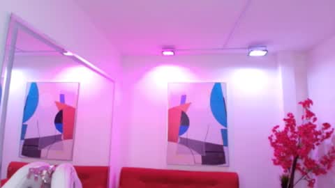 Snapshot of bunnie_star chatting on 12/17/25, 01:06 Bunnie online show from 12/17/25, 01:06