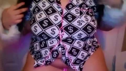 Coco bunnix online show from 01/24/25, 11:45