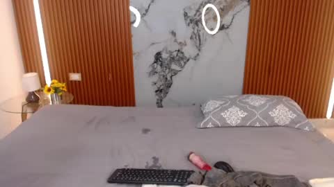 Rossi Hill online show from 04/23/26, 01:13