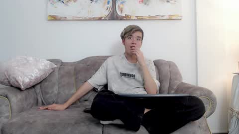 bunny online show from 01/17/25, 03:43