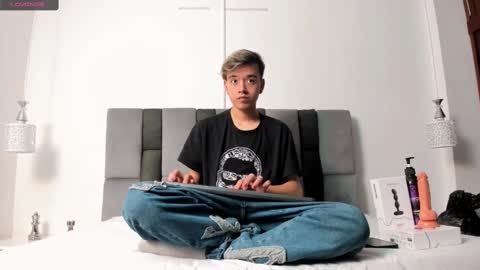 bunny online show from 02/19/25, 12:33