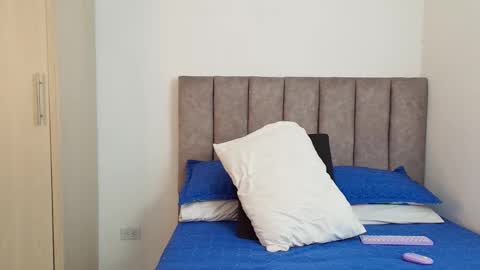 Snapshot of bunny_swtt chatting on 02/27/25, 06:40 Carolina online show from 02/27/25, 06:40