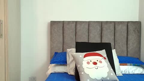 Snapshot of bunny_swtt chatting on 12/15/25, 04:17 Carolina online show from 12/15/25, 04:17