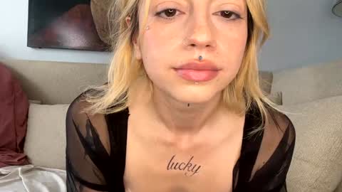 Bunnyaliengirl online show from 02/03/25, 10:21