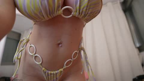 Anaiz   online show from 03/26/26, 10:54