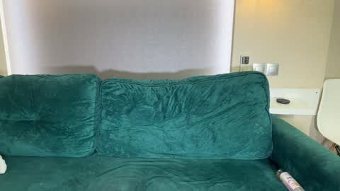 Bonny and Clide  Help us by thumbs up  online show from 12/05/25, 09:18