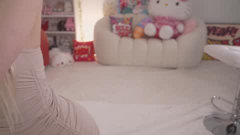 Snapshot of bunnydollstella chatting on 01/04/25, 10:34 Stella online show from 01/04/25, 10:34