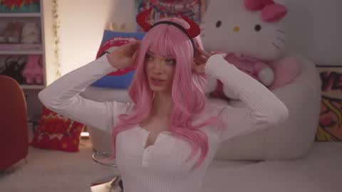 Snapshot of bunnydollstella chatting on 01/11/25, 12:01 Stella online show from 01/11/25, 12:01