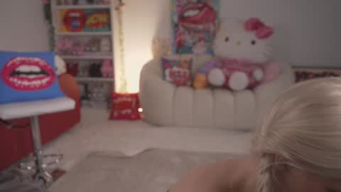 Snapshot of bunnydollstella chatting on 01/16/25, 12:23 Stella online show from 01/16/25, 12:23