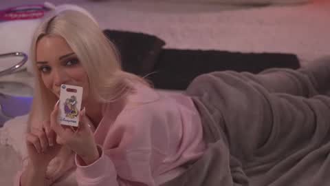 Snapshot of bunnydollstella chatting on 03/02/25, 01:04 Stella online show from 03/02/25, 01:04