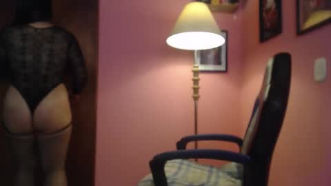 Snapshot of bunnyemilyr0s33 chatting on 11/25/25, 02:28 bunnyEmilyR0s33 online show from 11/25/25, 02:28