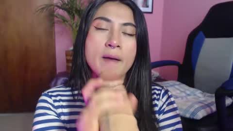 Snapshot of bunnyemilyr0s33 chatting on 12/05/25, 04:14 bunnyEmilyR0s33 online show from 12/05/25, 04:14