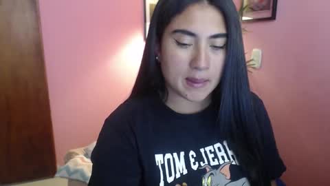 bunnyEmilyR0s33 online show from 01/06/26, 08:01