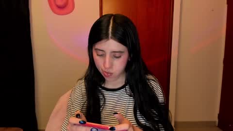 Snapshot of bunnyy09 chatting on 12/02/24, 11:18 Jess online show from 12/02/24, 11:18