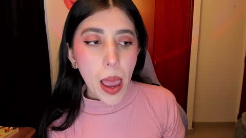 Snapshot of bunnyy09 chatting on 12/22/24, 08:47 Jess online show from 12/22/24, 08:47