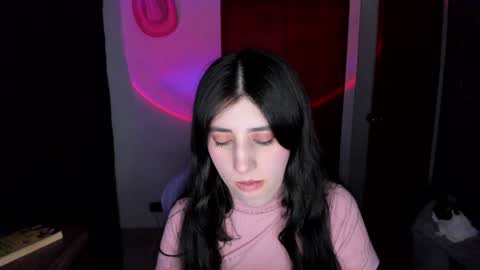 Snapshot of bunnyy09 chatting on 12/23/24, 03:18 Jess online show from 12/23/24, 03:18