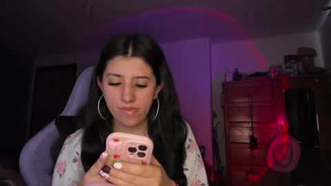 Snapshot of bunnyy09 chatting on 09/19/25, 04:07 Jess online show from 09/19/25, 04:07