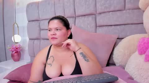 Burbuja Nyx online show from 04/25/26, 04:26