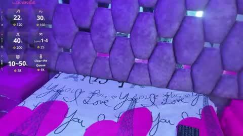 Snapshot of burbuja_pink_ chatting on 07/09/26, 03:32 burbuja pink online show from 07/09/26, 03:32