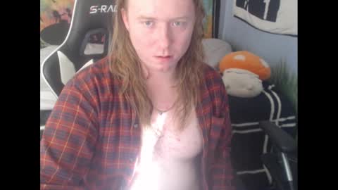 Snapshot of burningflute chatting on 12/16/24, 07:00 burningflute online show from 12/16/24, 07:00