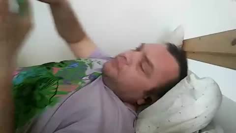 Snapshot of bury703709 chatting on 01/14/25, 10:27 Creazy dad online show from 01/14/25, 10:27