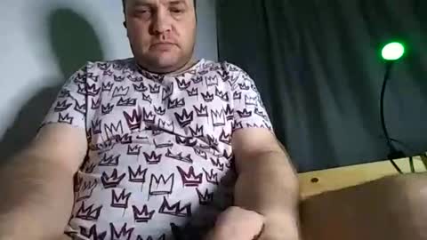 Snapshot of bury703709 chatting on 02/16/25, 09:48 Creazy dad online show from 02/16/25, 09:48