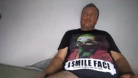 Snapshot of bury703709 chatting on 10/28/25, 08:40 Creazy dad online show from 10/28/25, 08:40