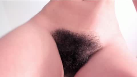 Snapshot of bush_woman chatting on 02/03/25, 05:03 Larisa online show from 02/03/25, 05:03