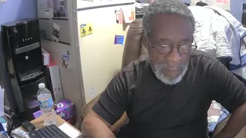 bushhunter23 online show from 01/09/25, 01:29