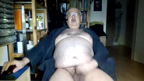 Snapshot of busibaer666 chatting on 05/01/26, 02:16 busi online show from 05/01/26, 02:16