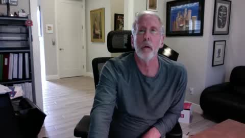 Snapshot of bustinout99 chatting on 01/08/25, 05:37 afternoon wood online show from 01/08/25, 05:37