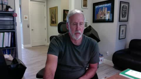 Snapshot of bustinout99 chatting on 09/17/25, 06:42 afternoon wood online show from 09/17/25, 06:42