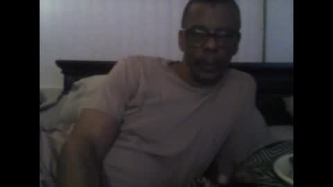 Snapshot of busturgutzgd11 chatting on 12/19/24, 07:07 Busturgutzgd1 online show from 12/19/24, 07:07