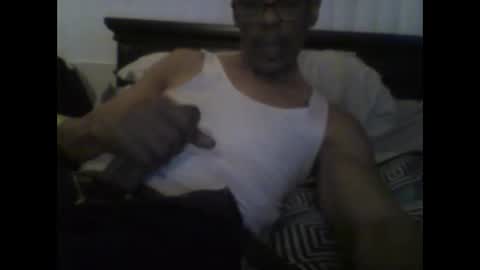 Snapshot of busturgutzgd11 chatting on 12/21/24, 04:30 Busturgutzgd1 online show from 12/21/24, 04:30
