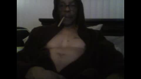 Snapshot of busturgutzgd11 chatting on 12/24/24, 05:38 Busturgutzgd1 online show from 12/24/24, 05:38