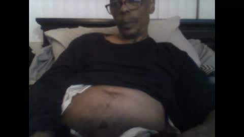 Snapshot of busturgutzgd11 chatting on 12/27/24, 02:36 Busturgutzgd1 online show from 12/27/24, 02:36