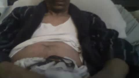 Snapshot of busturgutzgd11 chatting on 12/31/24, 07:53 Busturgutzgd1 online show from 12/31/24, 07:53