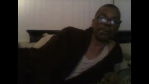 Snapshot of busturgutzgd11 chatting on 02/08/25, 05:29 Busturgutzgd1 online show from 02/08/25, 05:29