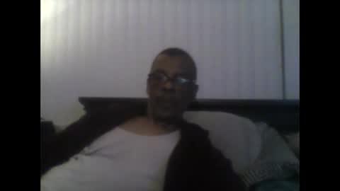 Snapshot of busturgutzgd11 chatting on 02/10/25, 04:30 Busturgutzgd1 online show from 02/10/25, 04:30